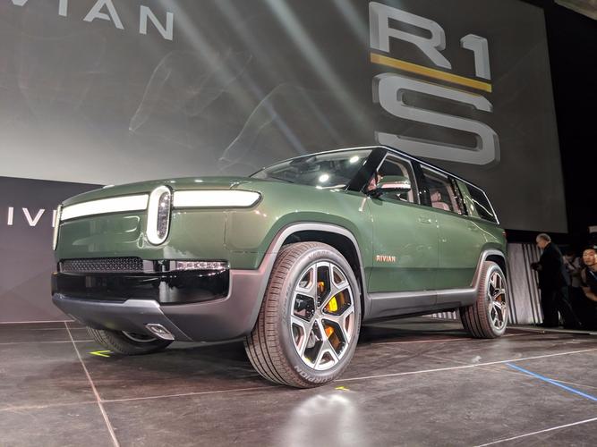 RIVIAN-rivian r1s