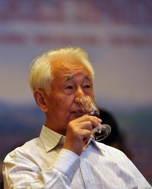 茅台董事长-茅台董事长季克良简介