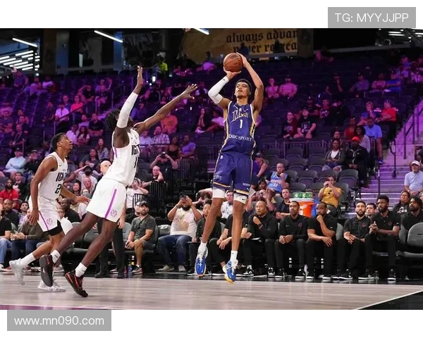 曾令旭盛赞文班亚马天赋惊人直言弗拉格在他面前完全黯然失色